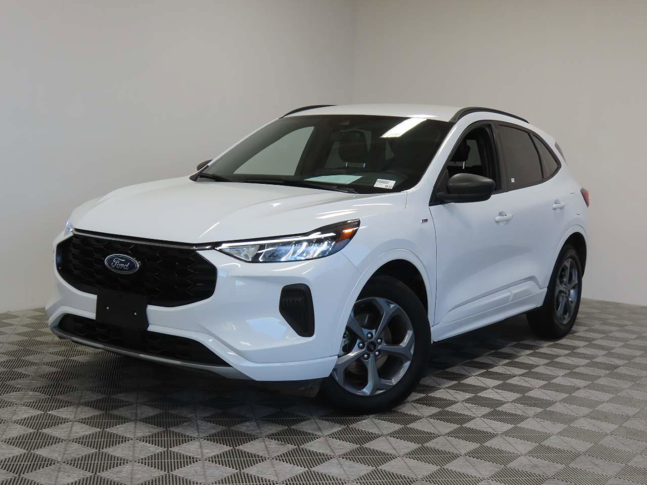 Used 2023 Ford Escape ST-Line image 19