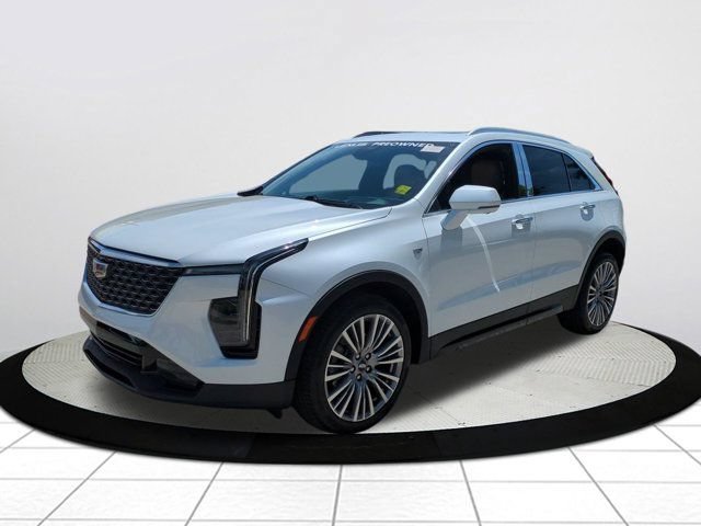 Used 2024 Cadillac XT4 Premium Luxury w/ Active Safety Package FWD image 7