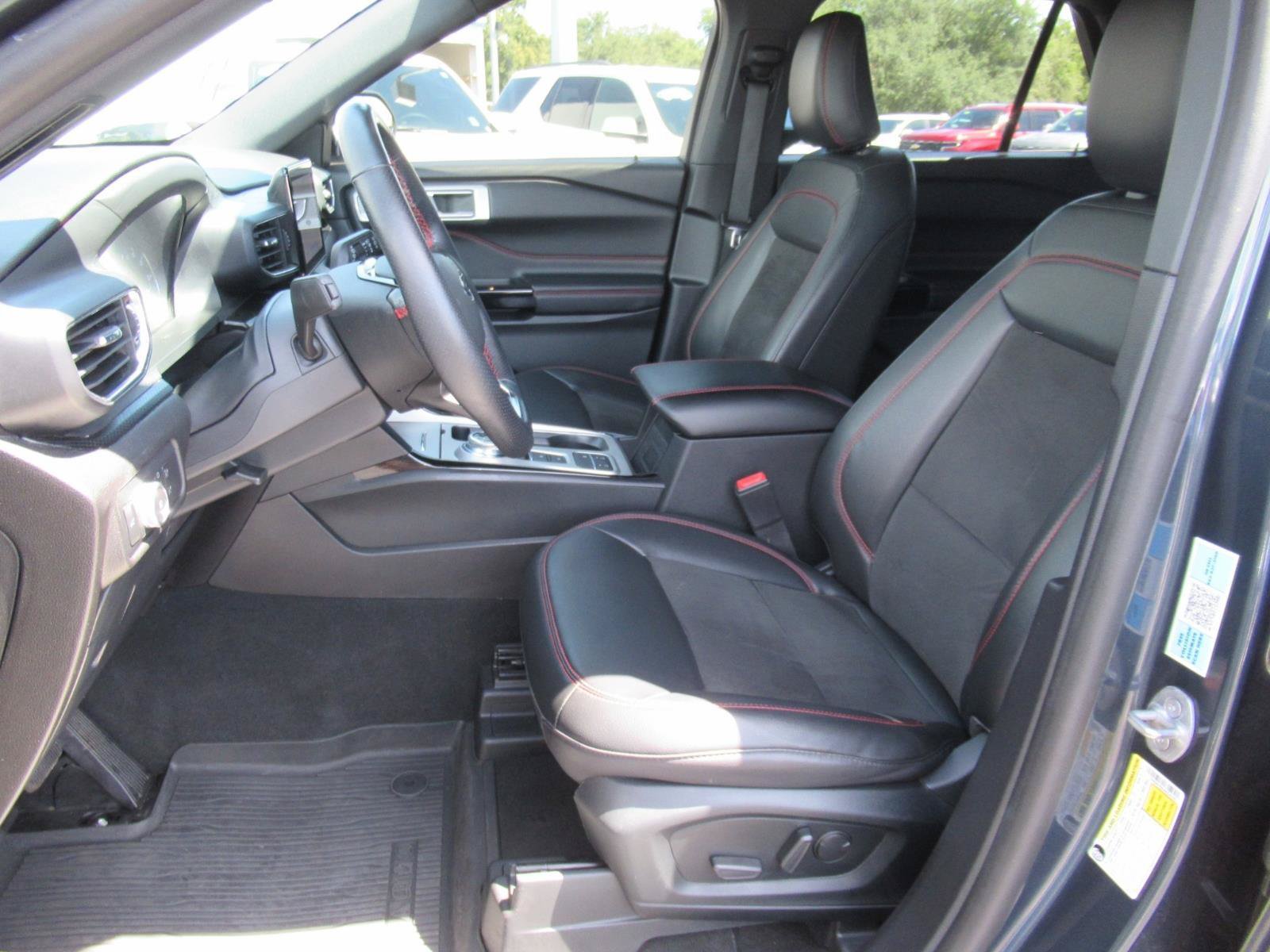 Used 2022 Ford Explorer ST-Line w/ Class IV Trailer Tow Package RWD image 18