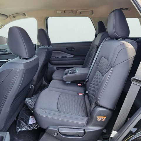 Certified 2025 Nissan Pathfinder SV image 14