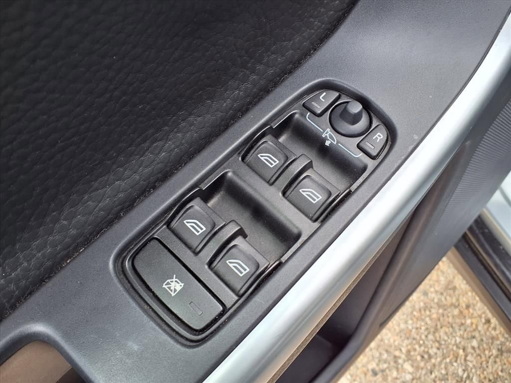 Used 2010 Volvo XC60 T6 image 16