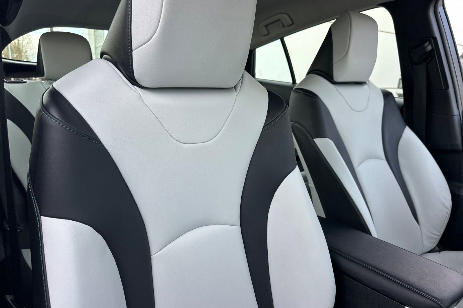 Used 2019 Toyota Prius Prime Advanced FWD image 16