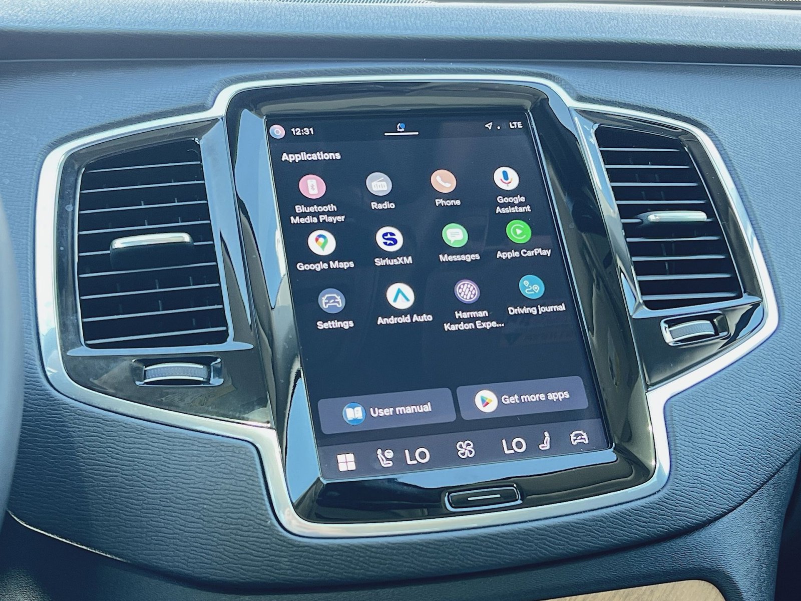 Certified 2023 Volvo XC90 B6 Plus w/ Protection Package Premier image 18