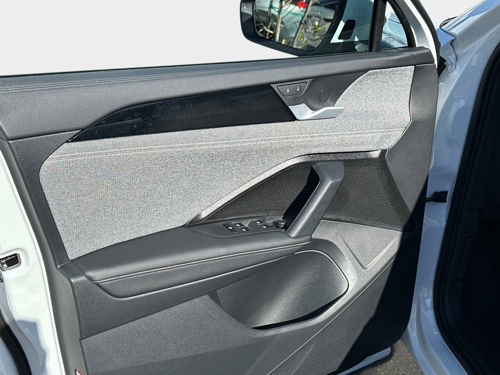 Certified 2025 Volkswagen Tiguan S image 16