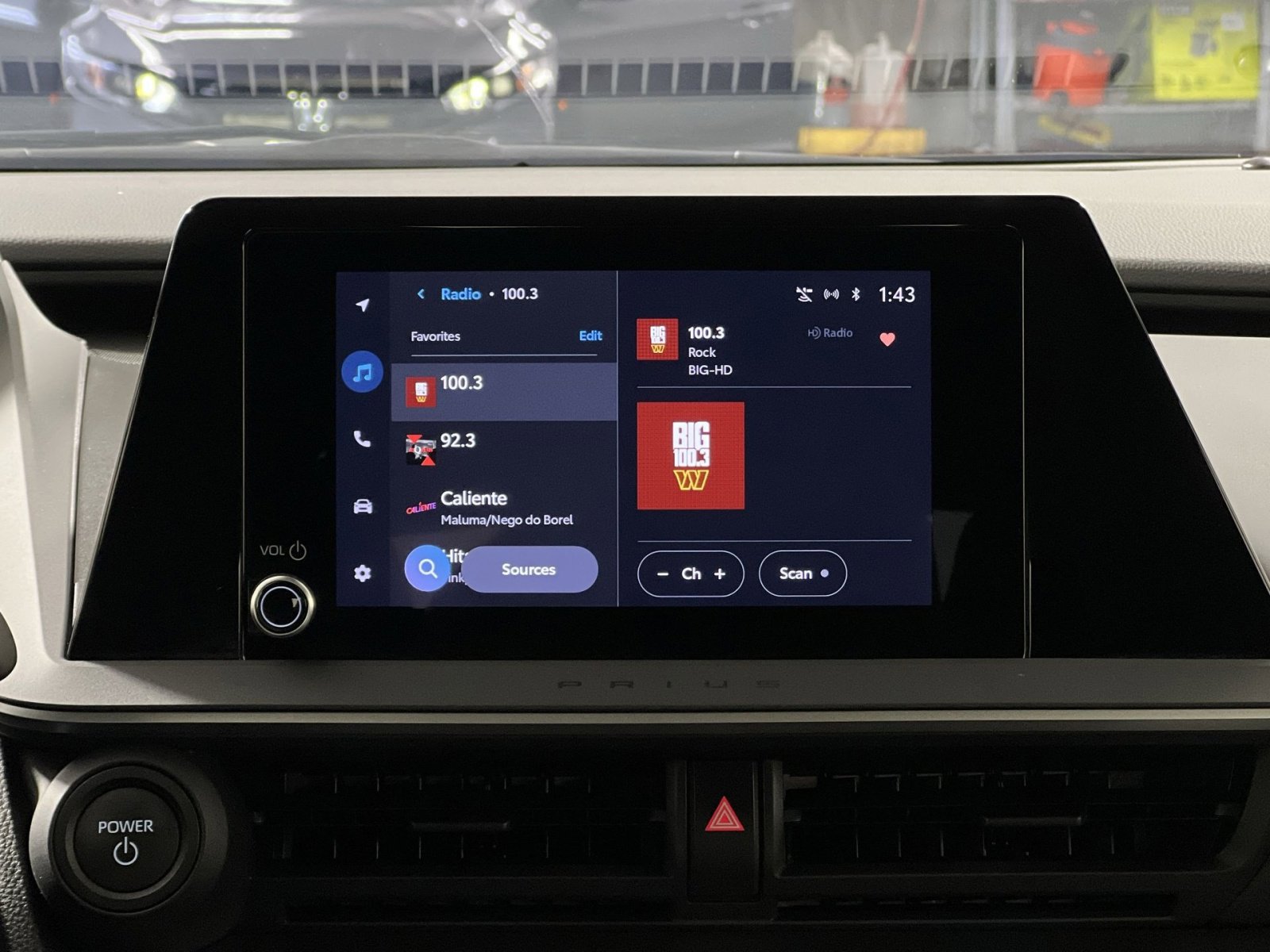 Used 2025 Toyota Prius LE image 18