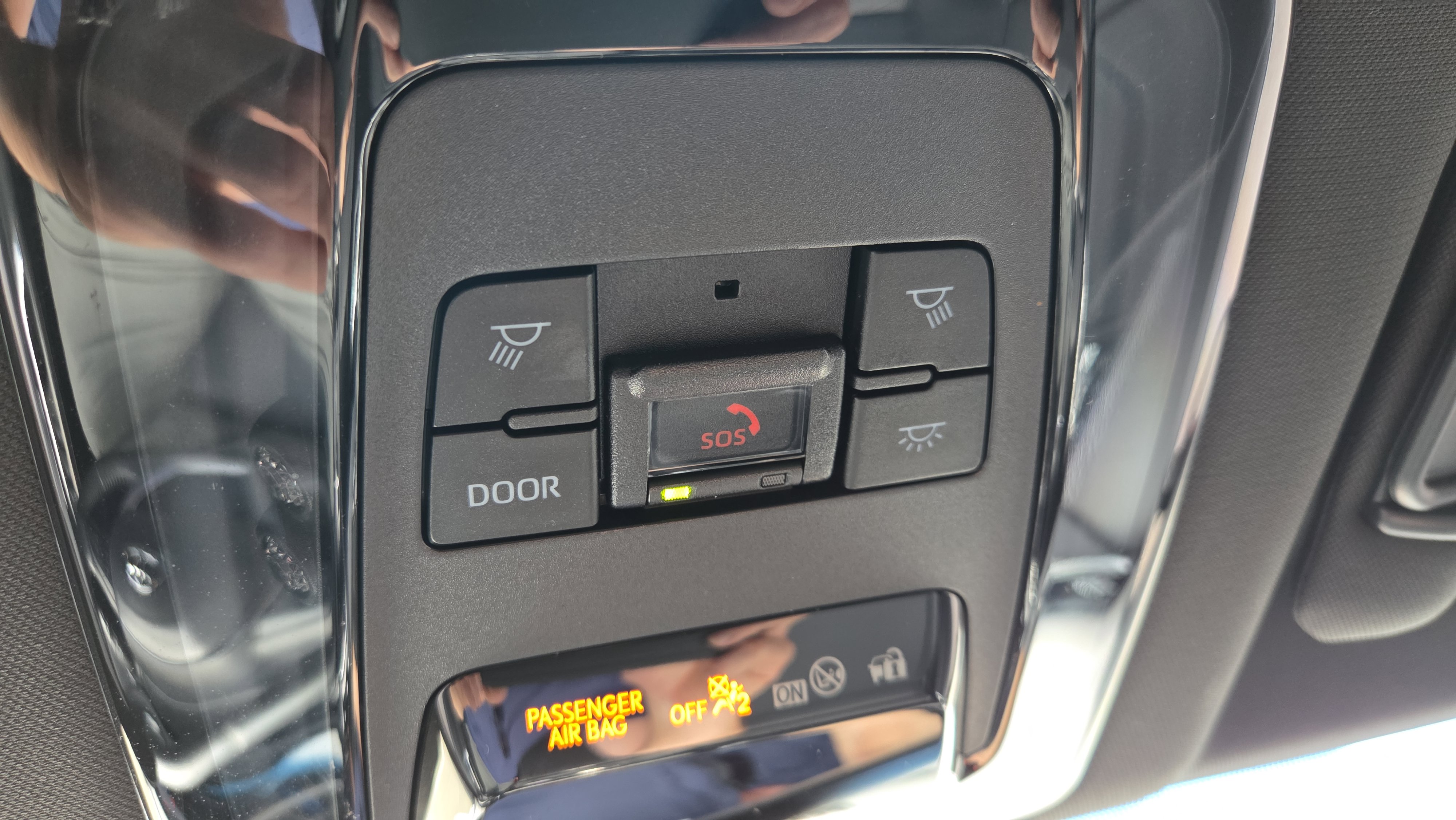 Certified 2024 Toyota Venza Nightshade image 31