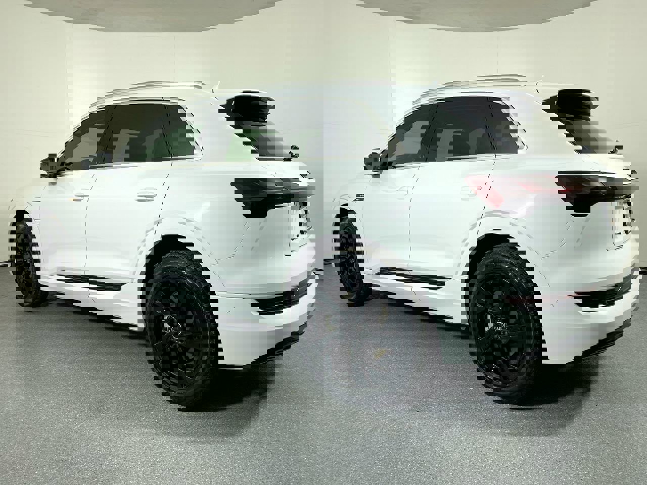 Certified 2022 Audi e-tron Premium Plus w/ Premium Plus Package image 31