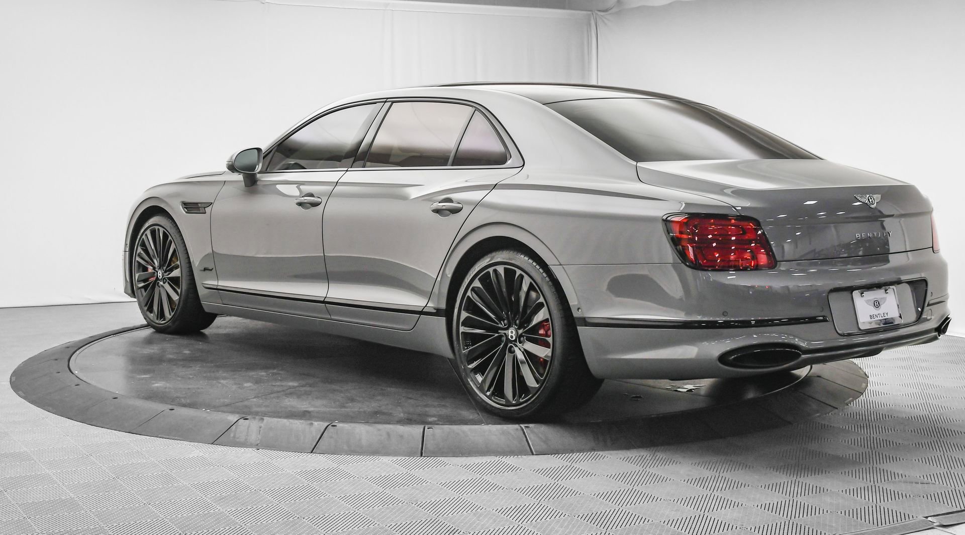 Certified 2023 Bentley Flying Spur W12 image 3