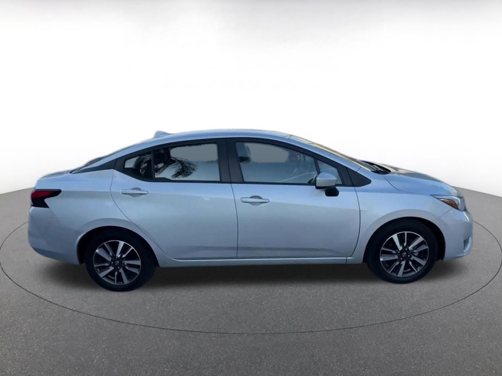 Used 2025 Nissan Versa SV FWD image 16