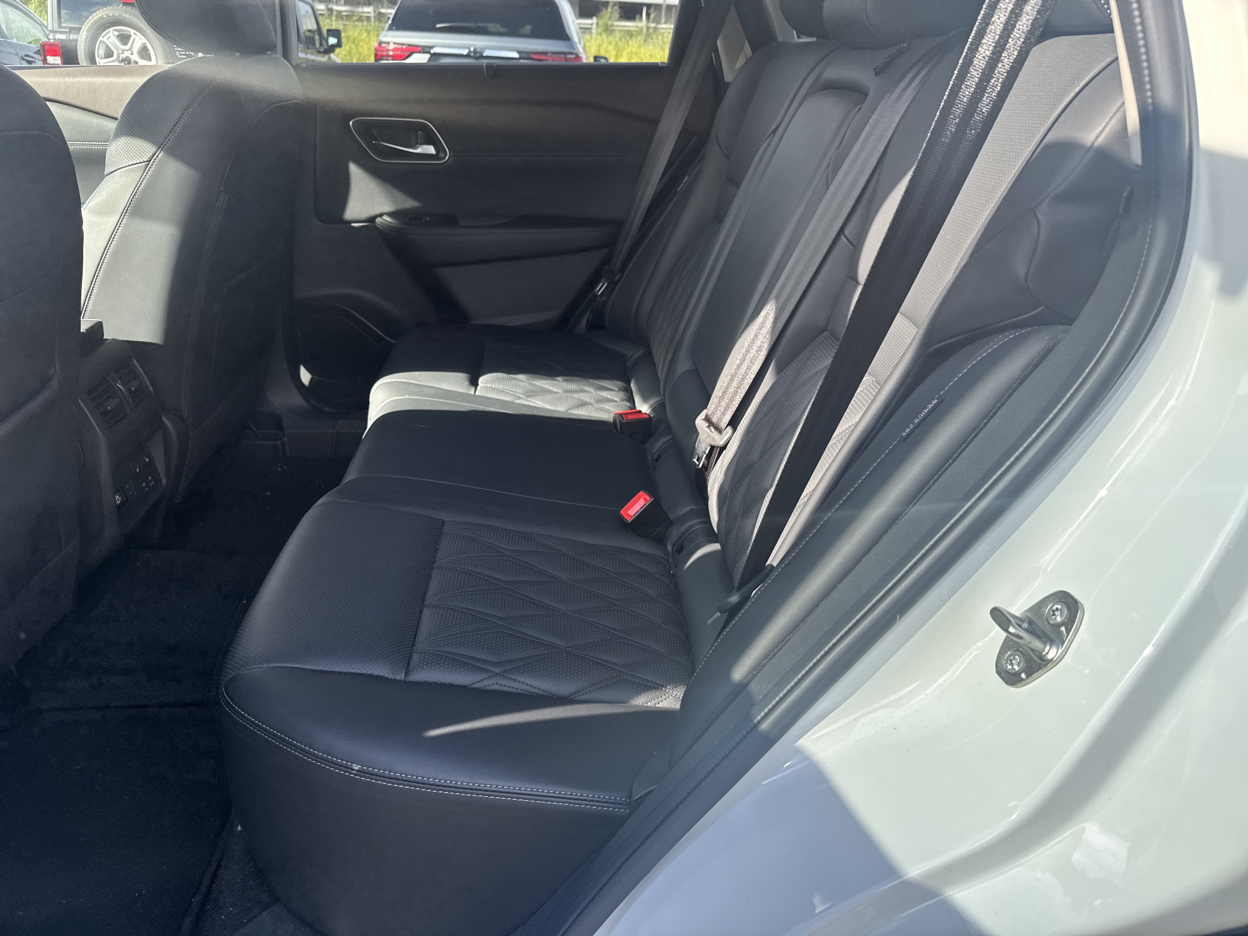 Used 2023 Nissan Rogue Platinum w/ Platinum Premium Package image 13