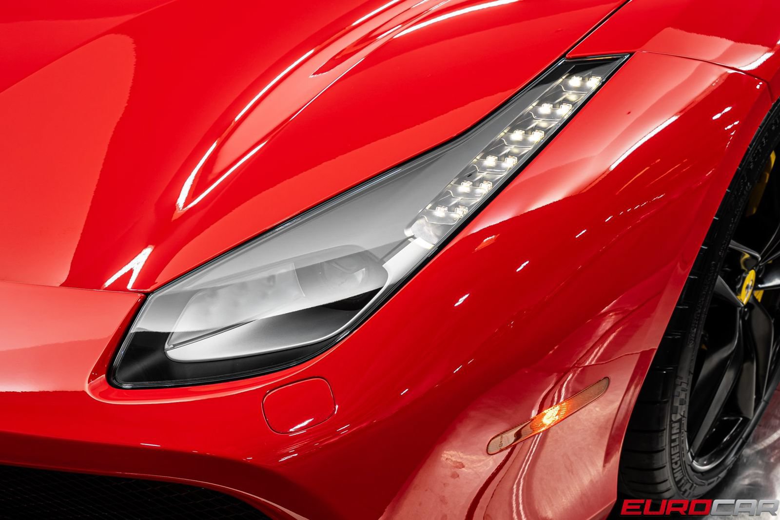 Used 2019 Ferrari 488 GTB RWD image 13