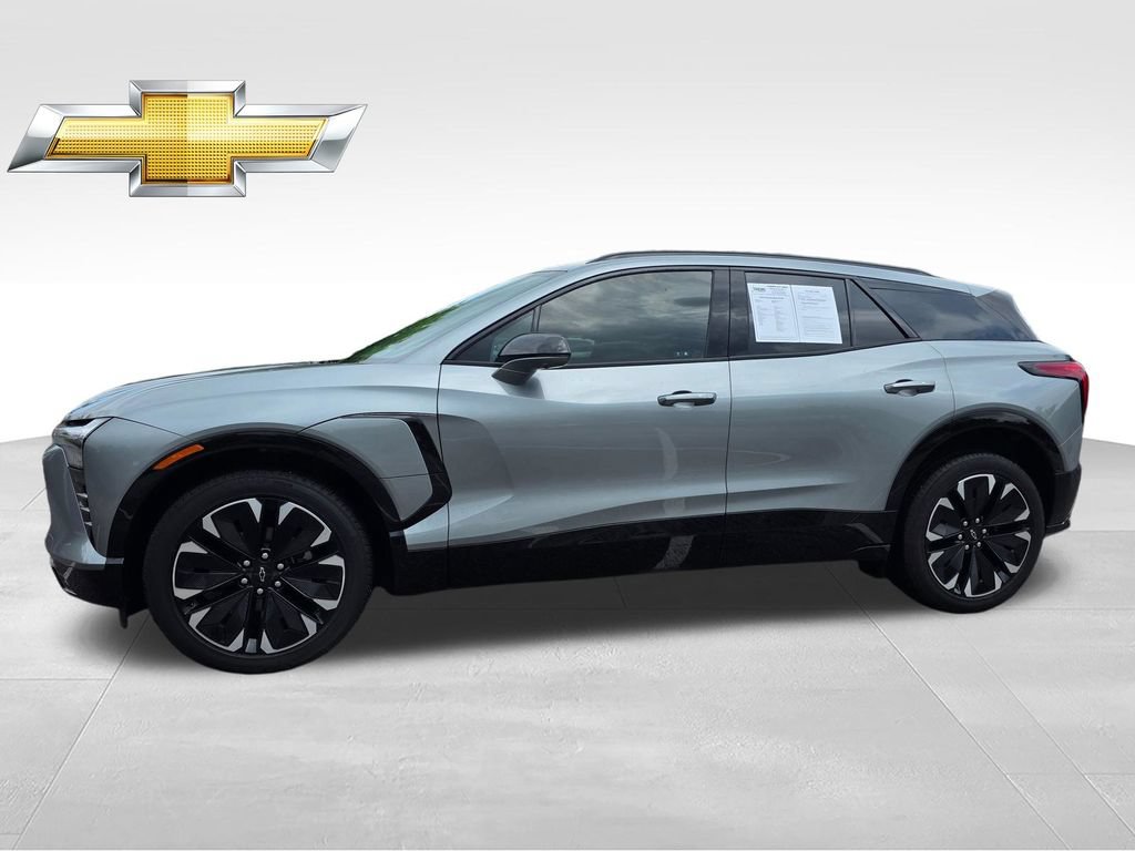 Used 2025 Chevrolet Blazer EV RS AWD/4WD image 3