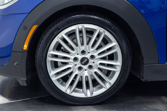 Used 2020 MINI Cooper S w/ Driver Assistance Package FWD image 25