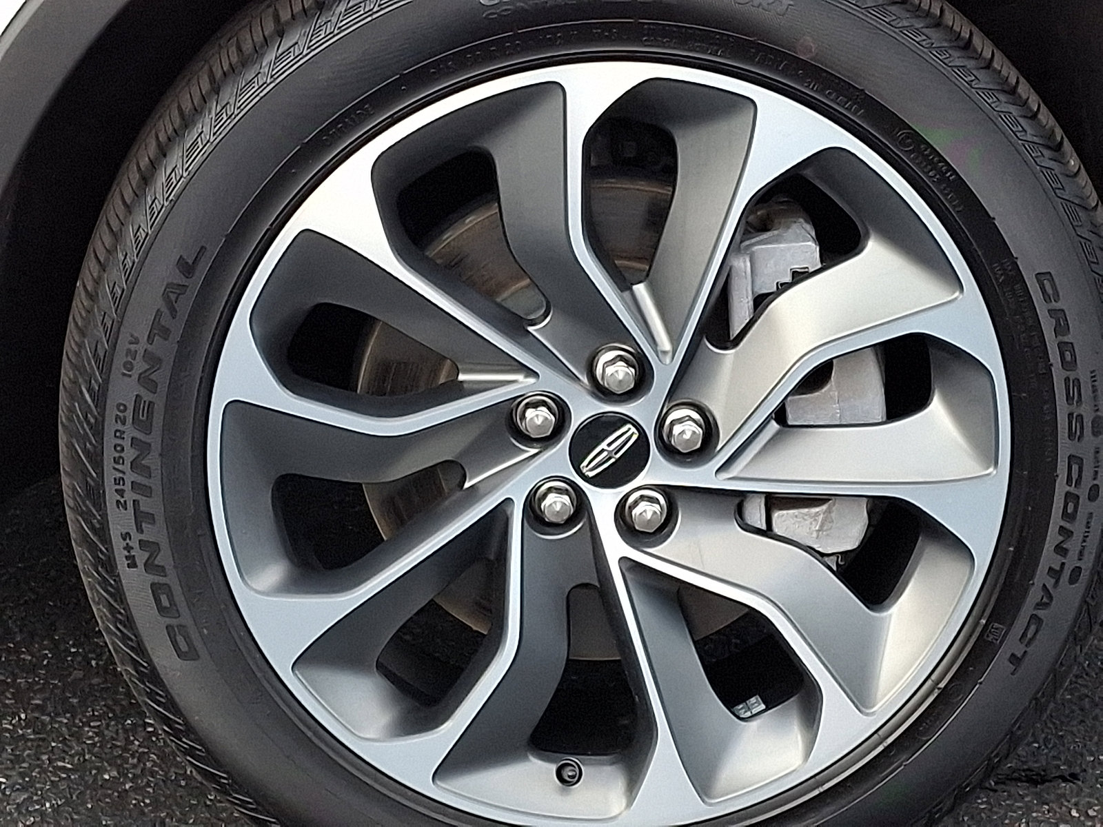 Certified 2023 Lincoln Nautilus Reserve w/ Equipment Group 201A image 8