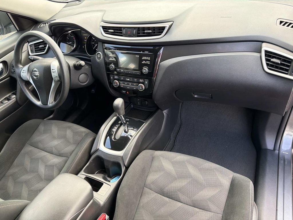 Used 2016 Nissan Rogue SV AWD/4WD image 12