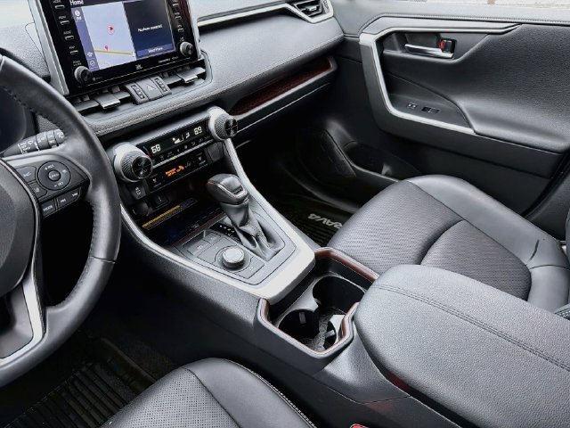 Used 2020 Toyota RAV4 Limited AWD/4WD image 23