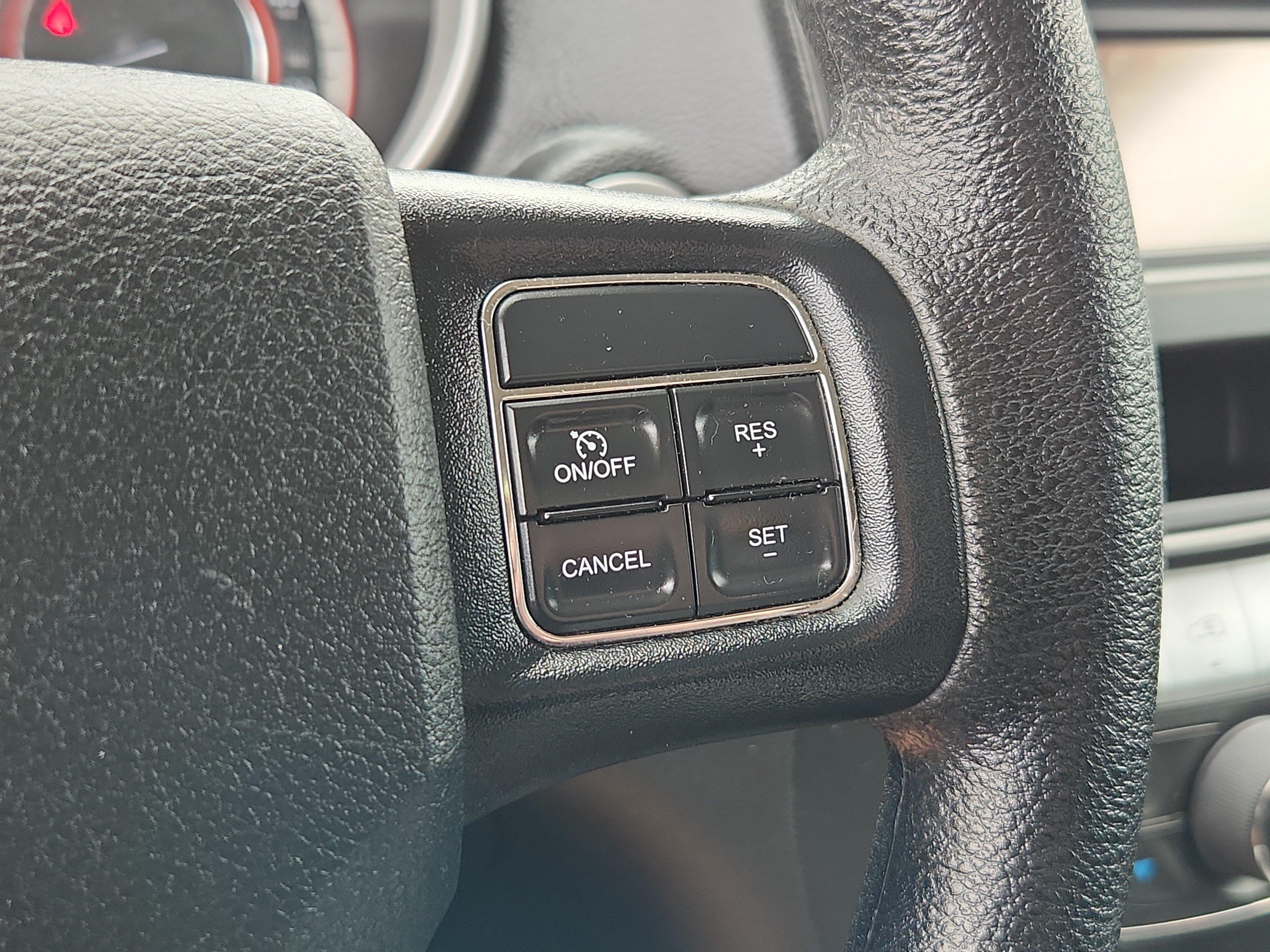 Used 2017 Dodge Journey SXT w/ Comfort/Convenience Group FWD image 22