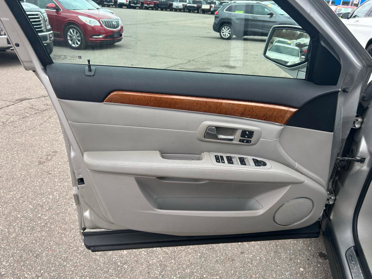 Used 2008 Cadillac SRX AWD w/ Utility Package image 14