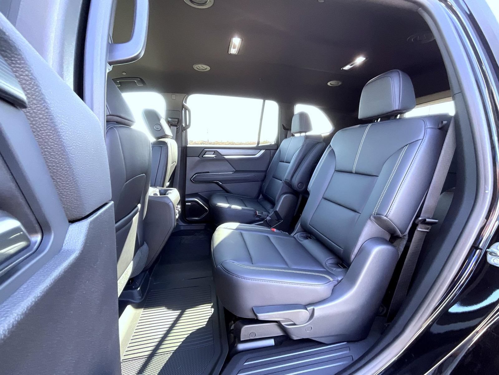 New 2026 GMC Acadia Elevation w/ Elevation Premium Package AWD/4WD image 19