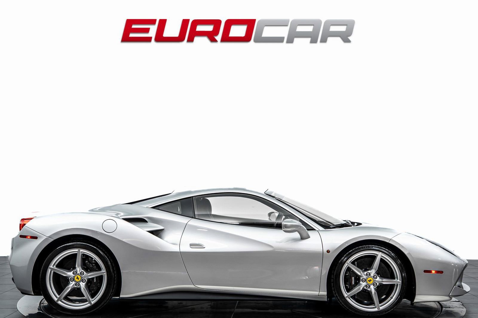 Used 2016 Ferrari 488 GTB image 6