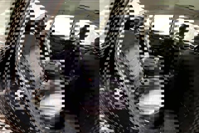 Used 2025 Volkswagen Jetta SE image 27