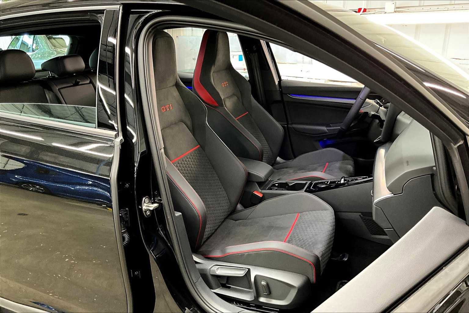 New 2025 Volkswagen GTI SE image 30