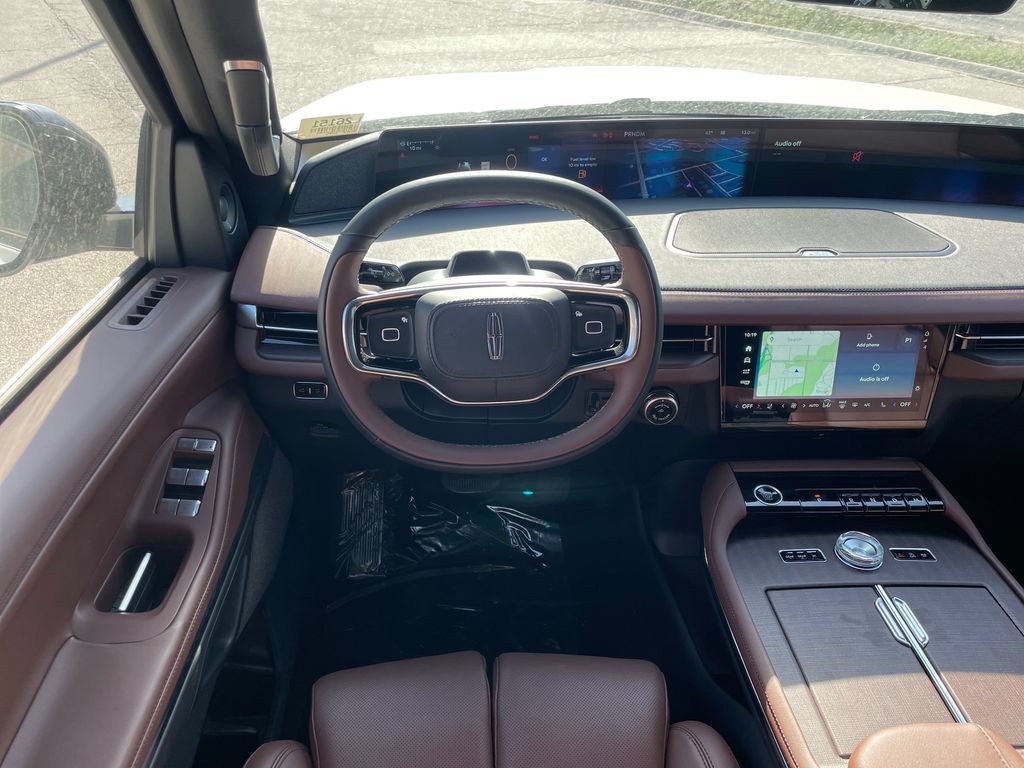 New 2026 Lincoln Navigator Reserve AWD/4WD image 13