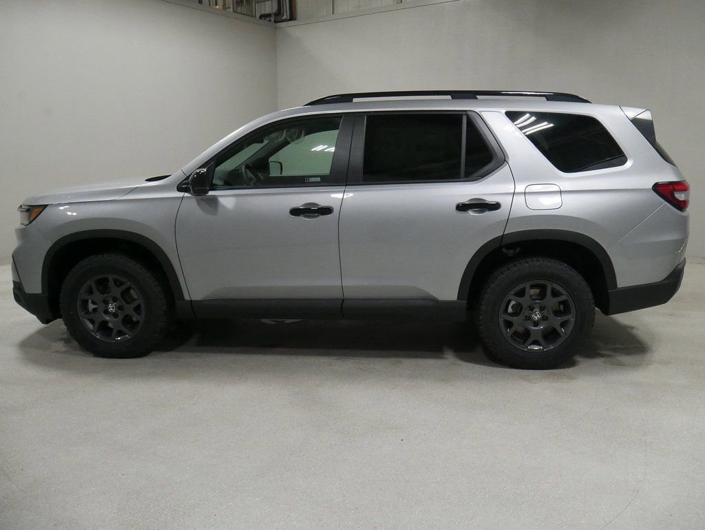 New 2025 Honda Pilot TrailSport image 4