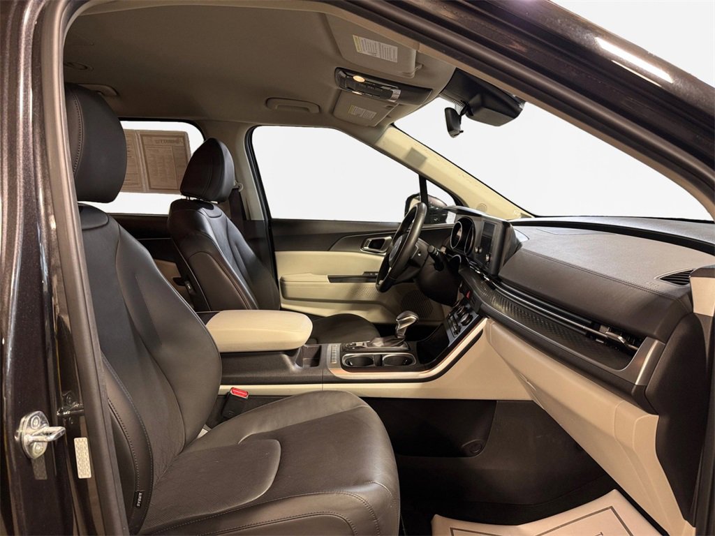 Certified 2024 Kia Carnival LX image 26
