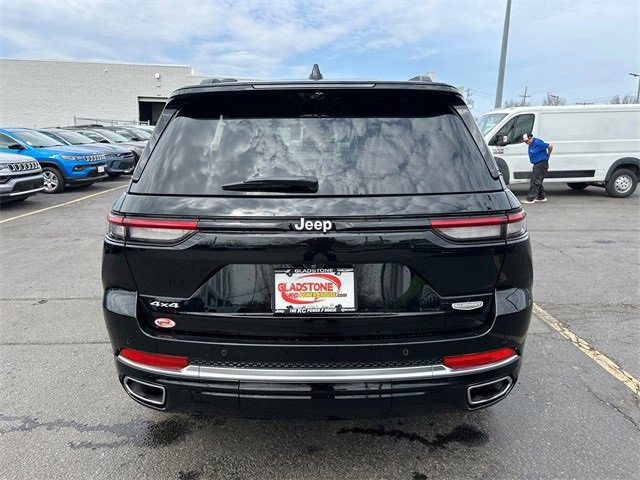 Used 2024 Jeep Grand Cherokee Summit w/ Adv Protech Group IV image 7