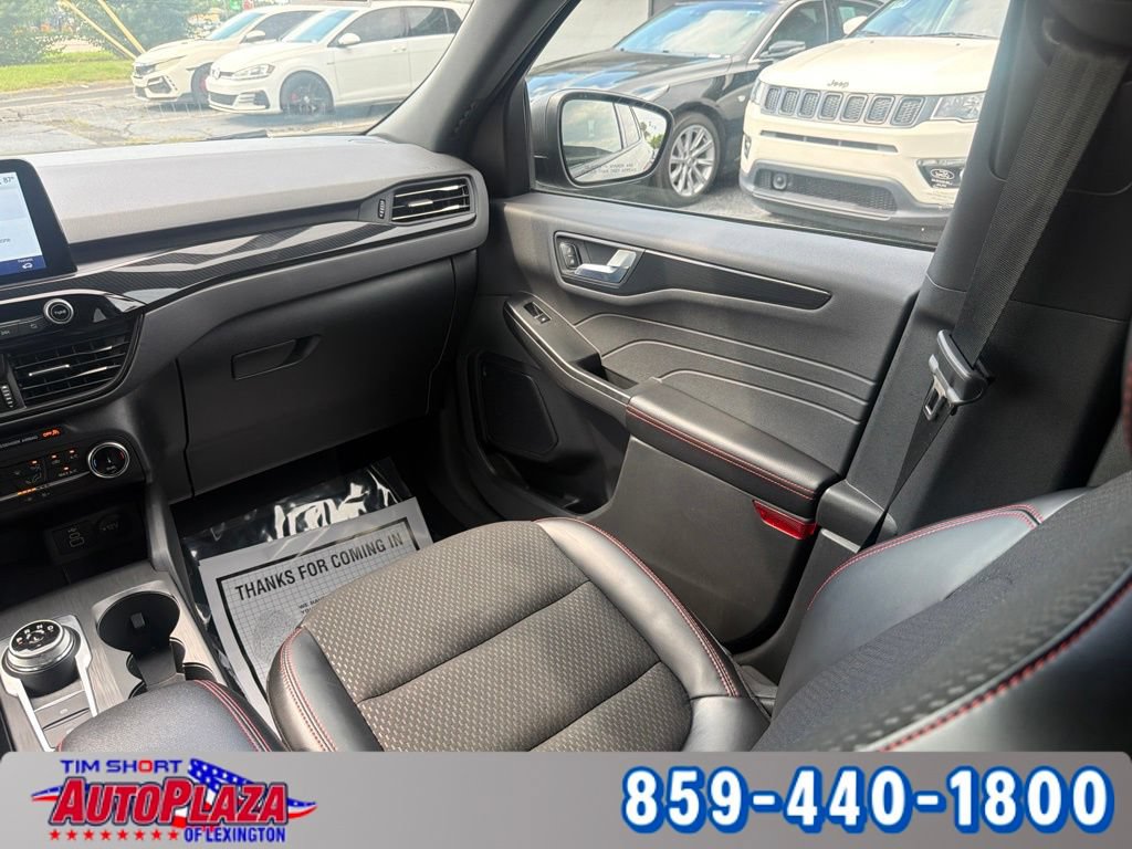 Used 2025 Ford Escape ST-Line AWD/4WD image 24