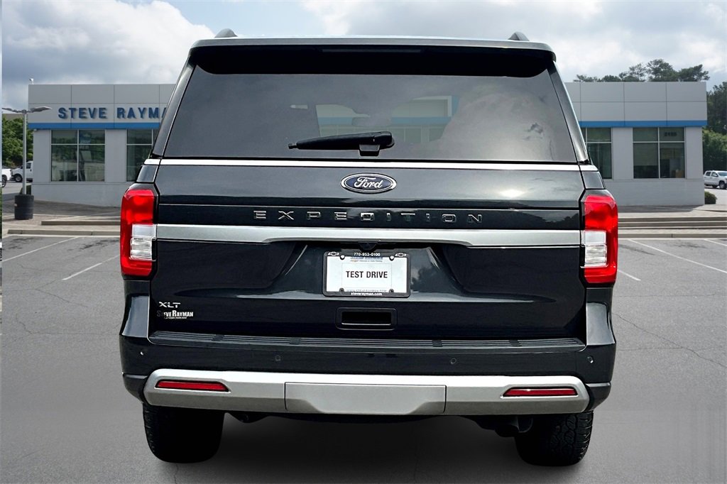 Used 2024 Ford Expedition XLT image 5