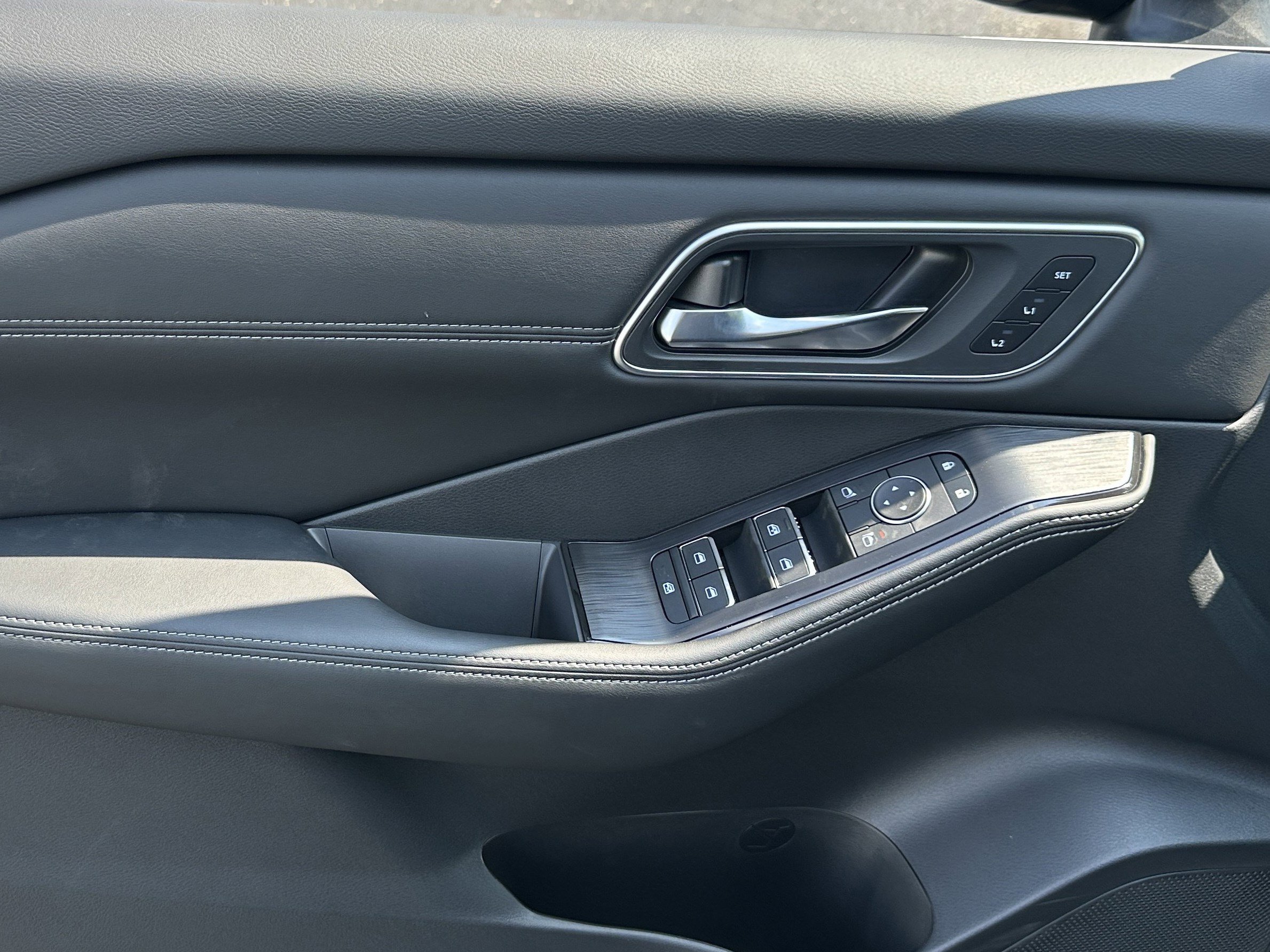 New 2026 Nissan Rogue Platinum image 22
