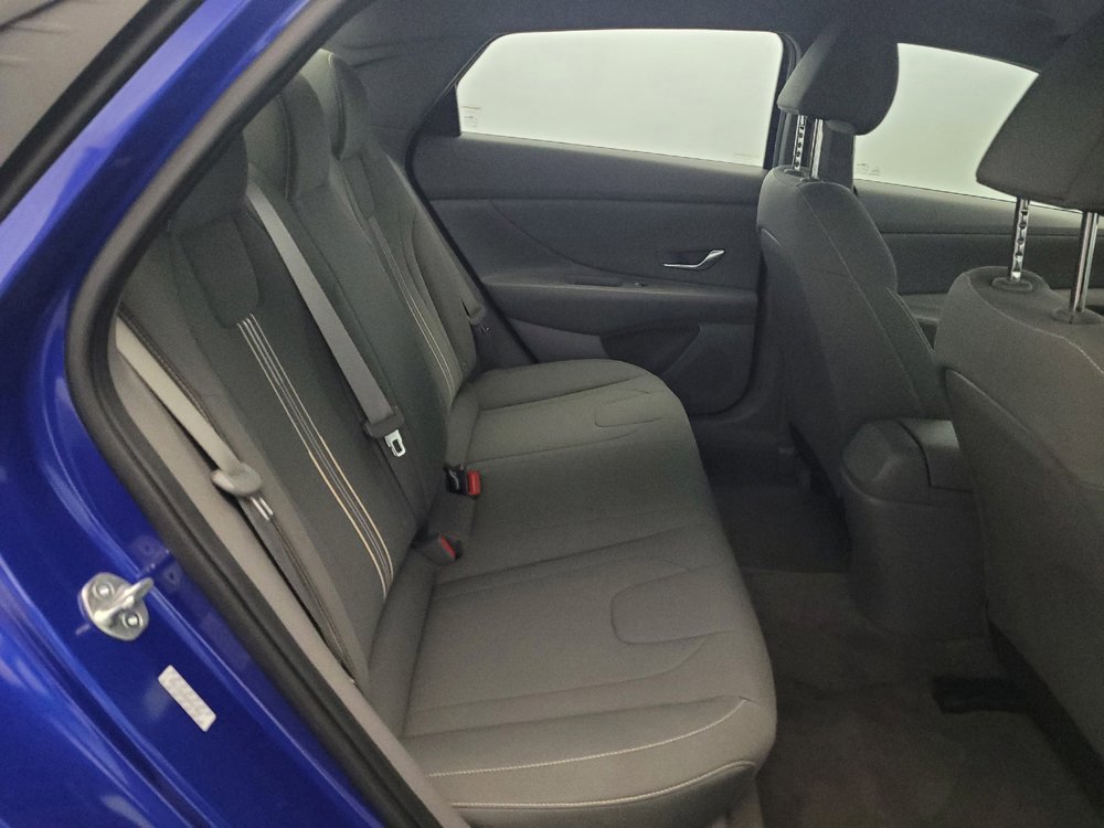 Used 2023 Hyundai Elantra SEL FWD image 19