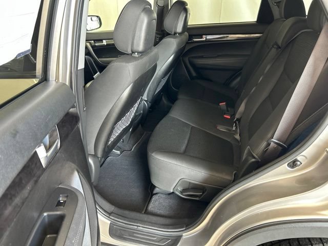Used 2014 Kia Sorento LX FWD image 9