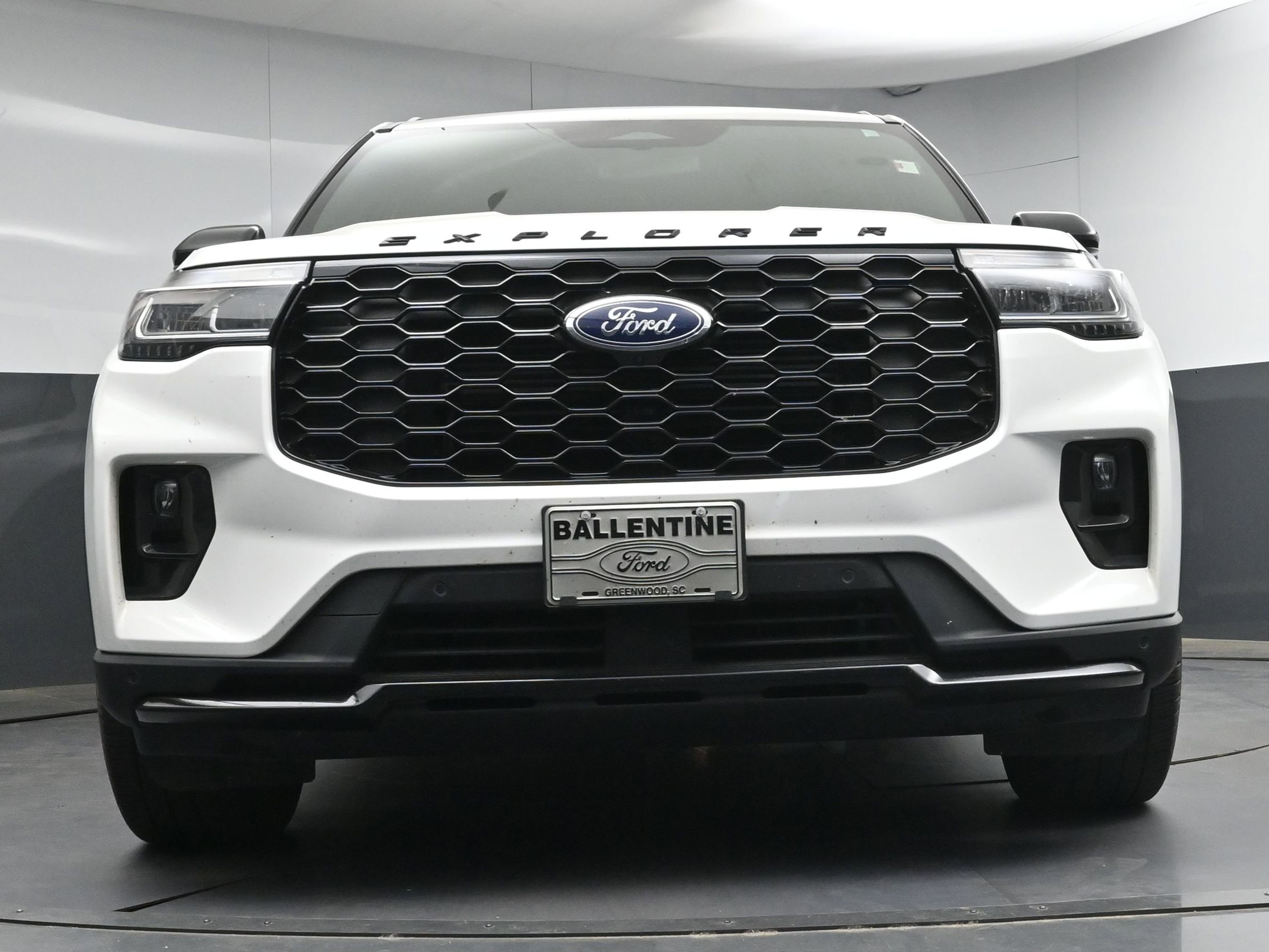 Used 2025 Ford Explorer ST-Line w/ Premium Package RWD image 23