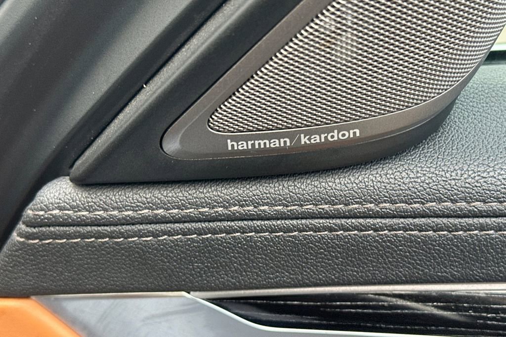 Used 2020 BMW 740i w/ Premium Package image 19