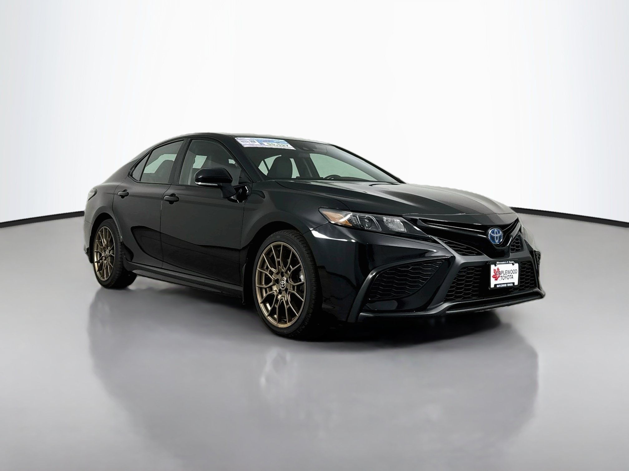 Certified 2024 Toyota Camry SE FWD image 1