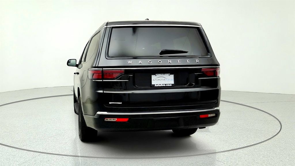 Used 2023 Jeep Wagoneer 4WD w/ Convenience Group I image 6