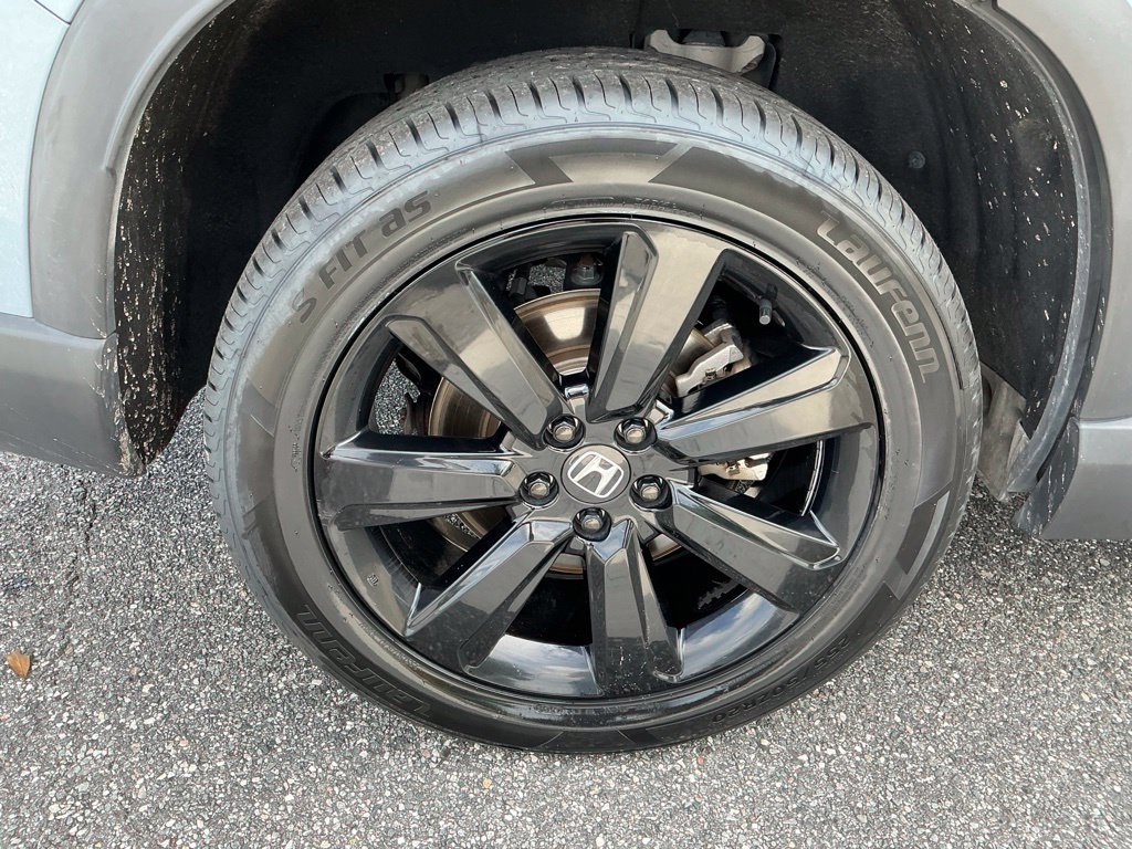 Certified 2025 Honda Pilot Black Edition image 14