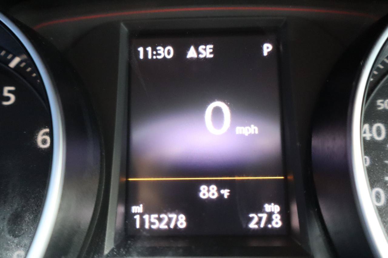 Used 2016 Volkswagen GTI SE FWD image 23