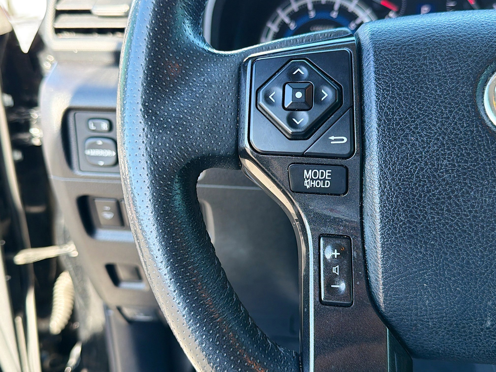 Used 2018 Toyota 4Runner TRD Off-Road Premium w/ Convenience Package AWD/4WD image 34