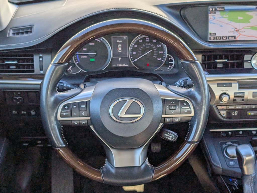 Used 2016 Lexus ES 300h w/ Luxury Package w/Wood Trim image 8