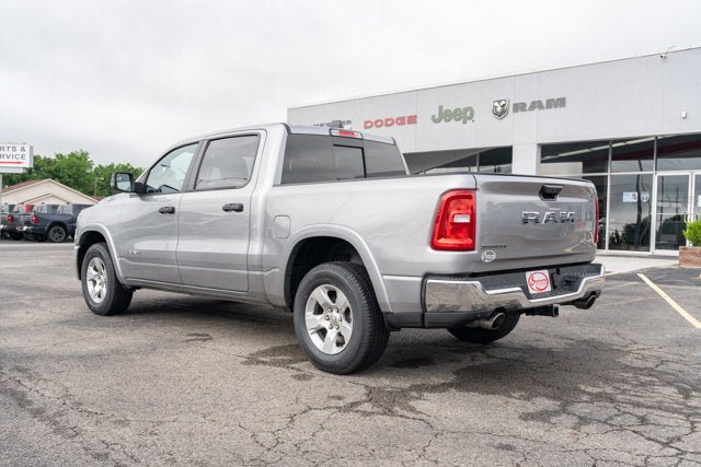 Used 2025 RAM 1500 Big Horn AWD/4WD image 3