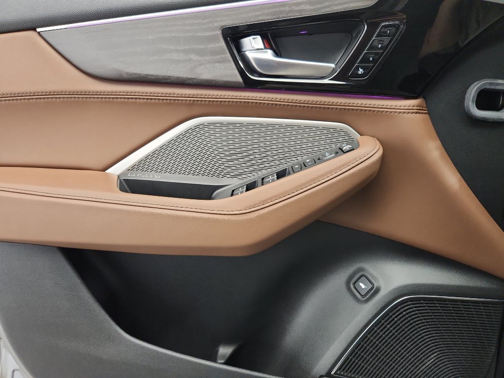 Certified 2024 Acura MDX SH-AWD w/ Advance Package image 8