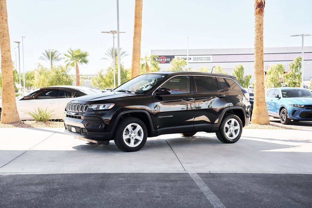 Used 2023 Jeep Compass Sport image 4