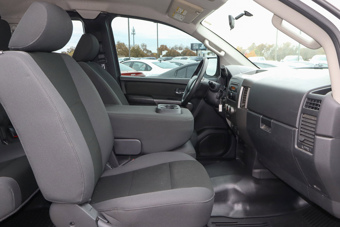 Used 2015 Nissan Titan S image 19