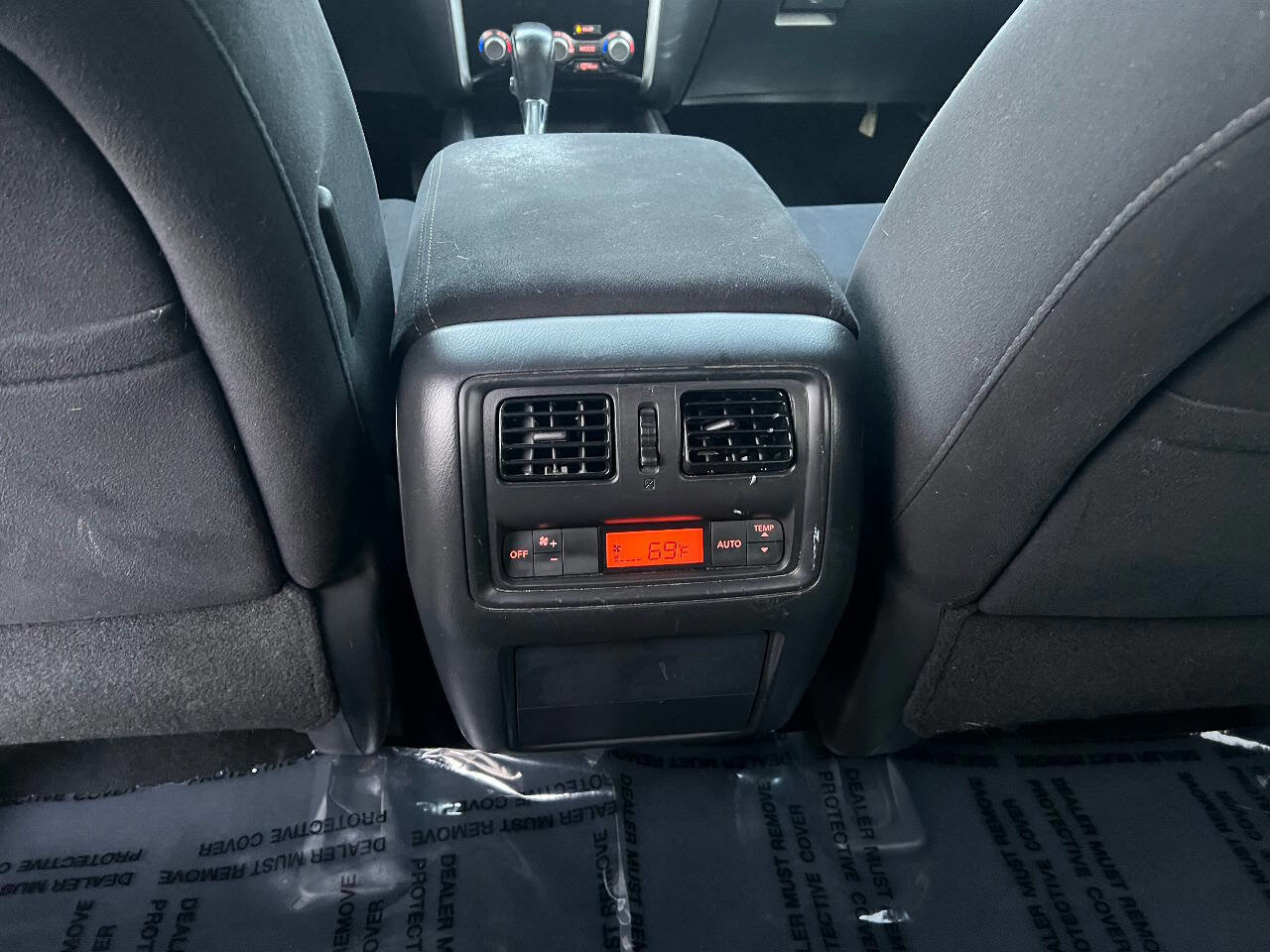 Used 2015 Nissan Pathfinder SV image 37