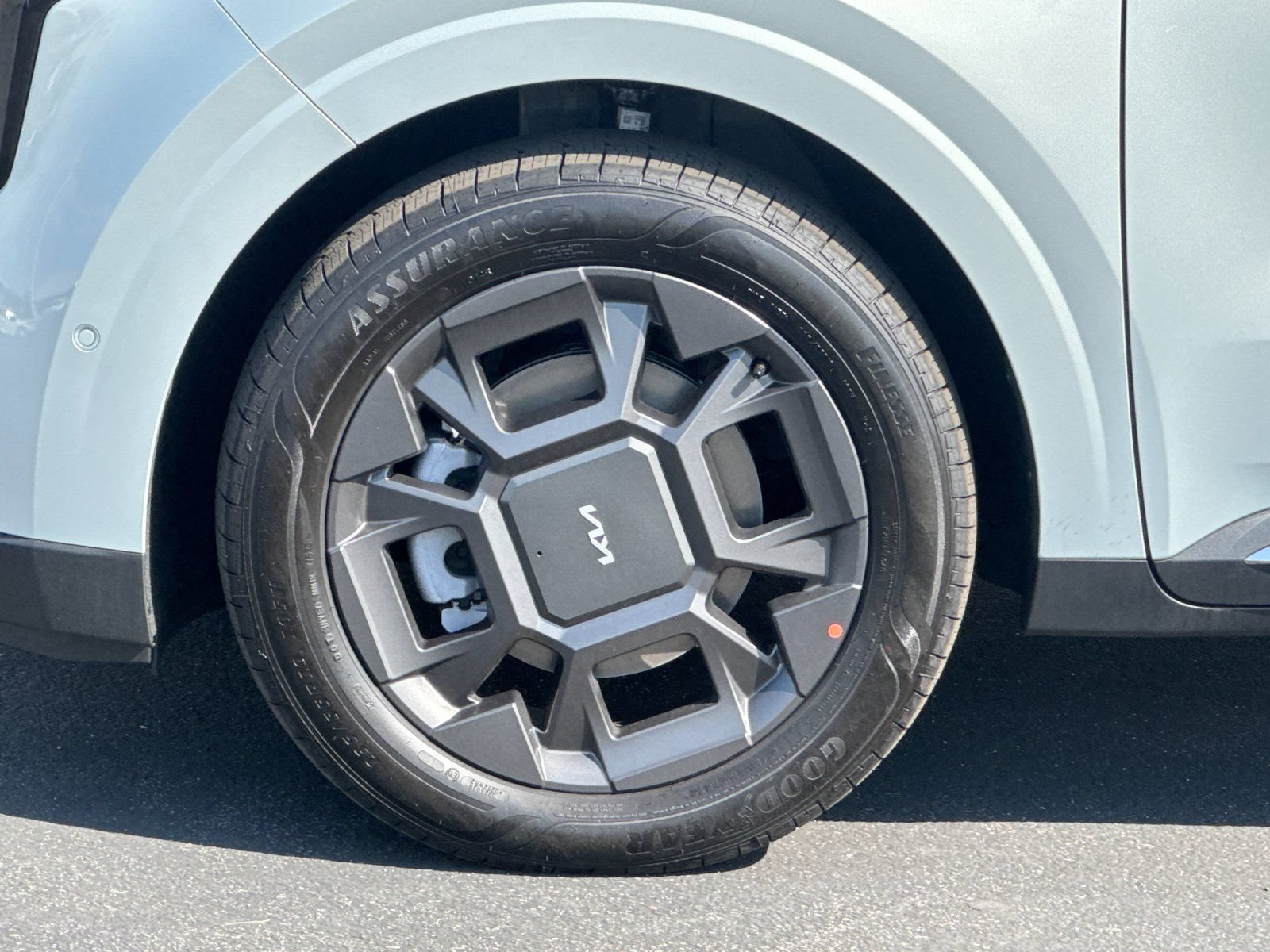 Certified 2026 Kia Carnival SX FWD image 34