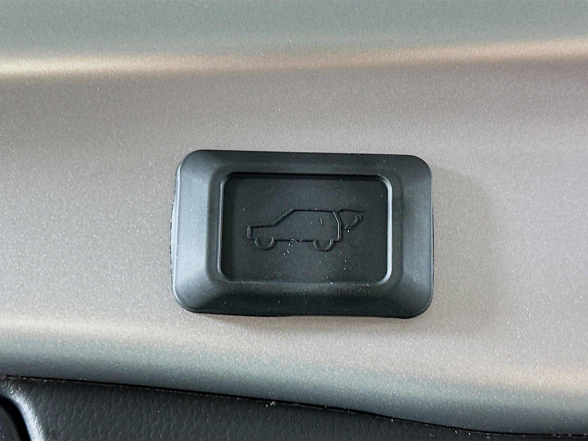 Used 2025 Toyota RAV4 Limited image 30